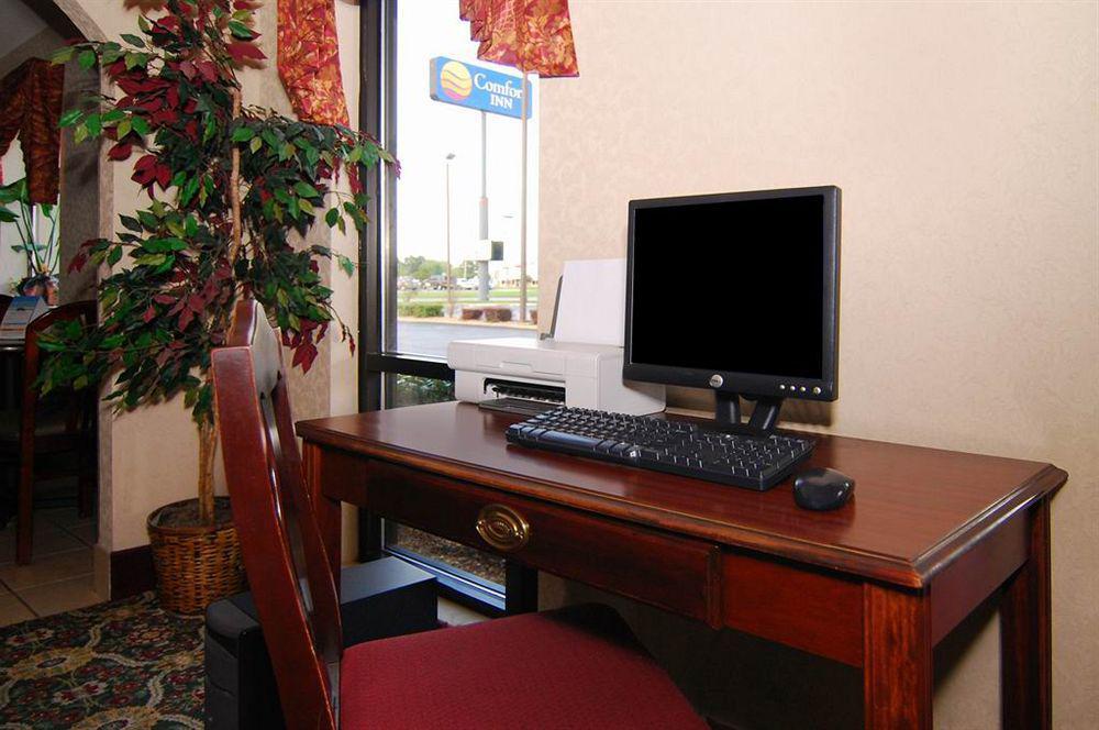 Quality Inn & Suites Pine Bluff Exterior foto